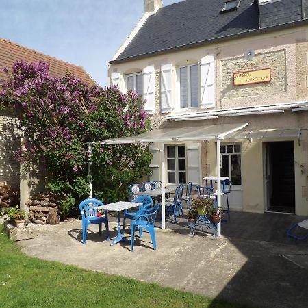 Chambres Et Tables D'Hotes A L'Auberge Touristique Meuvaines Экстерьер фото