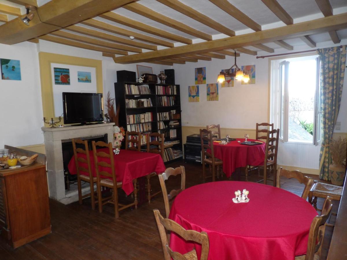 Chambres Et Tables D'Hotes A L'Auberge Touristique Meuvaines Экстерьер фото