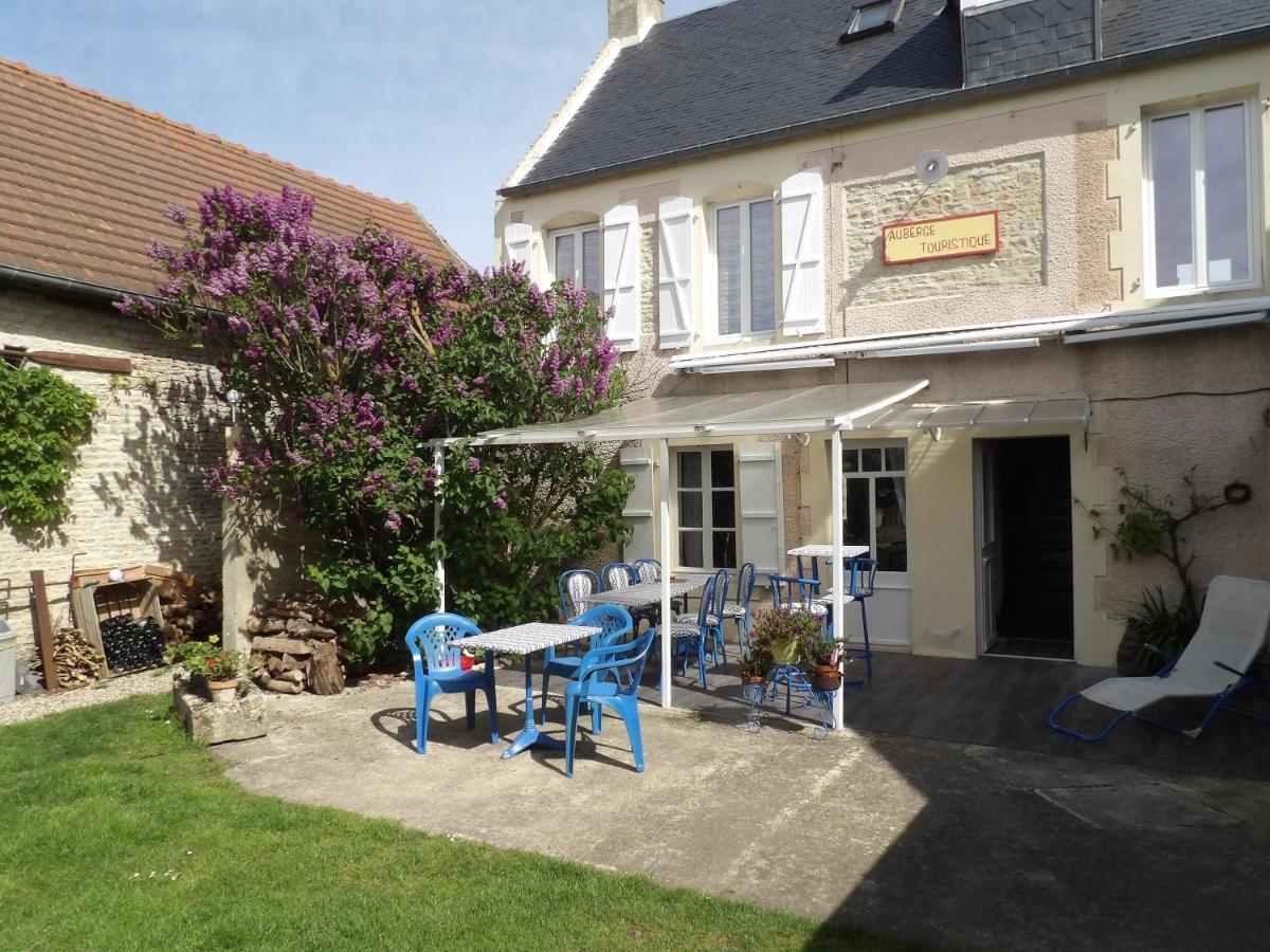 Chambres Et Tables D'Hotes A L'Auberge Touristique Meuvaines Экстерьер фото