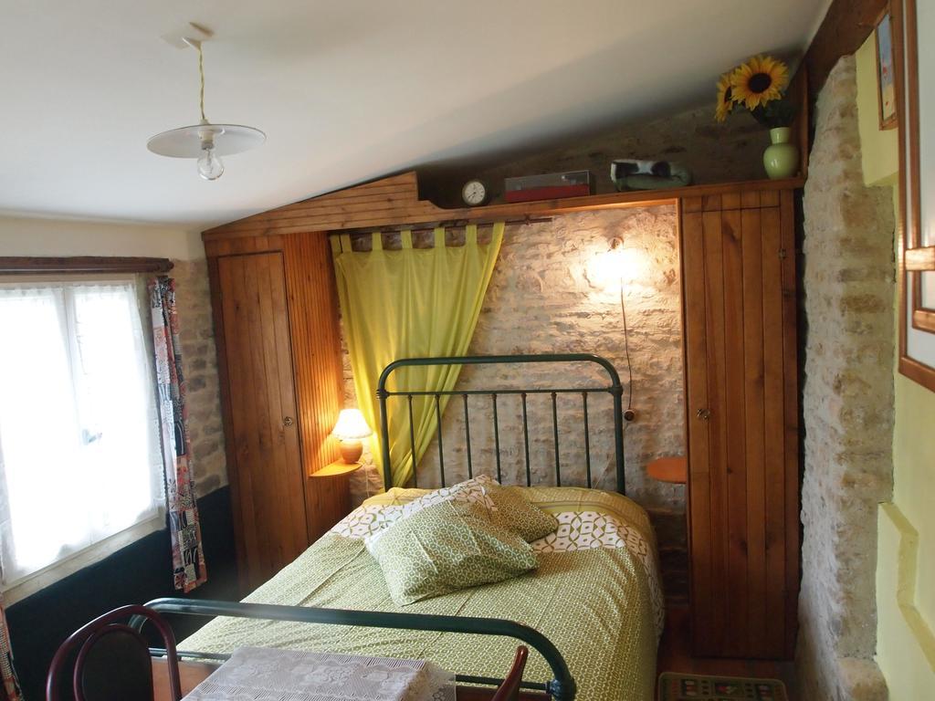 Chambres Et Tables D'Hotes A L'Auberge Touristique Meuvaines Экстерьер фото