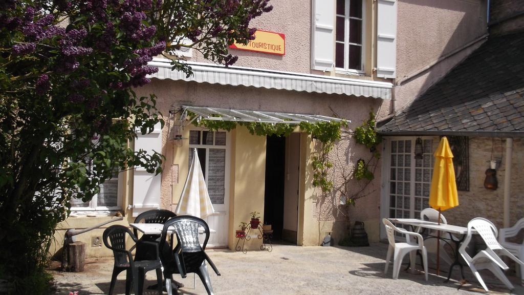 Chambres Et Tables D'Hotes A L'Auberge Touristique Meuvaines Номер фото