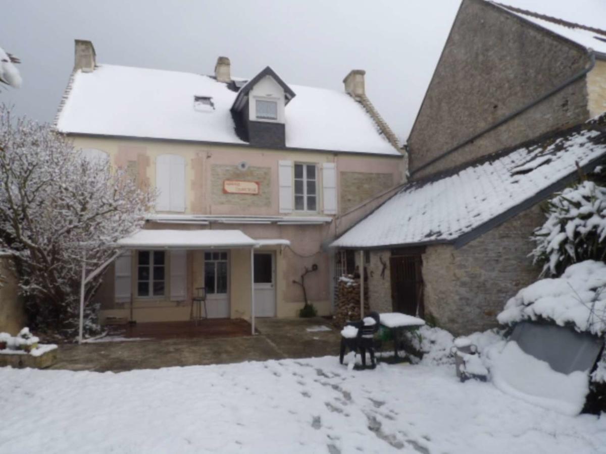 Chambres Et Tables D'Hotes A L'Auberge Touristique Meuvaines Экстерьер фото